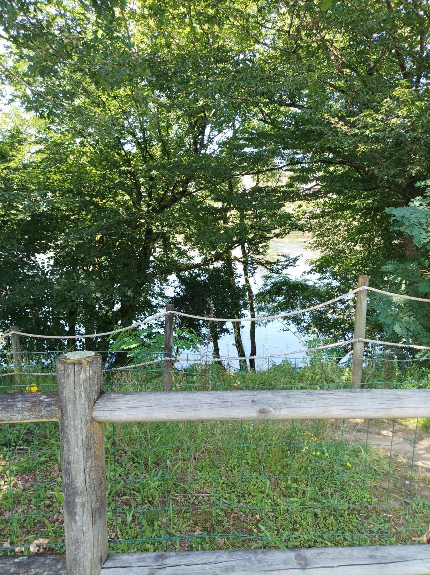 Apartmán Au Pied De La Dordogne Argentat Exteriér fotografie